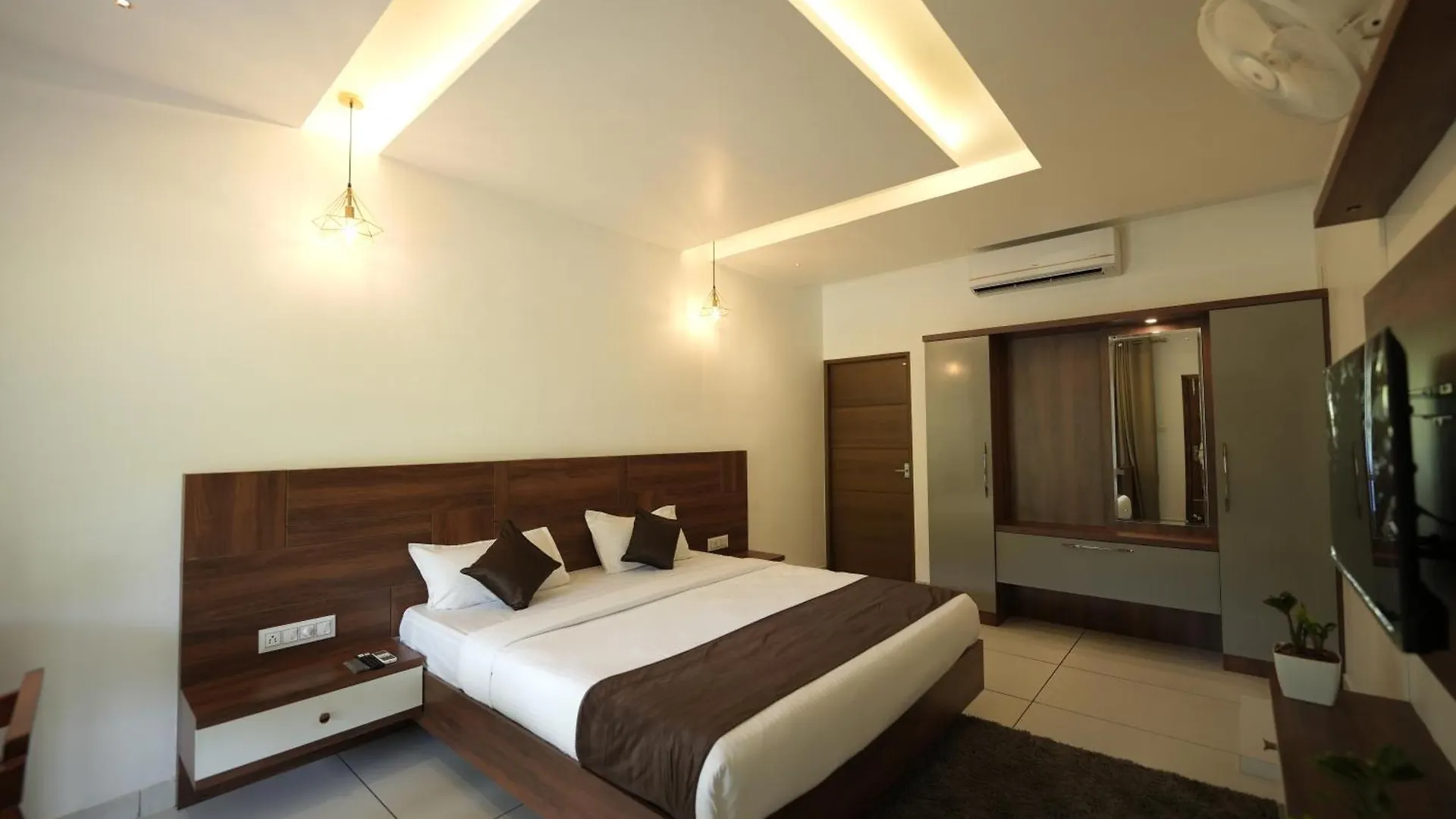 Jungle View Resort Mananthavady