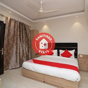 Oyo 72937 Tyagraj Hotel Agra (Uttar Pradesh)